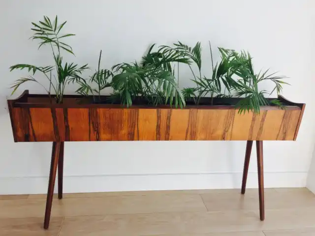 Цветочница-ящик для комнатных растений