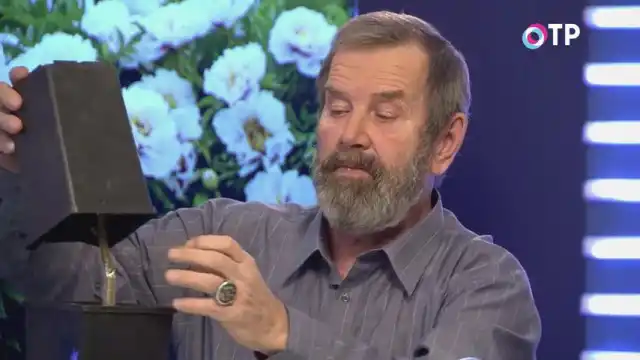 Закрываем привитое растение темным колпаком и оставляем до укоренения