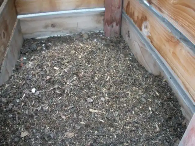 Закладка конского навоза для перепревания