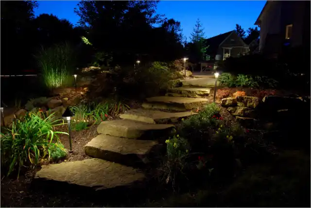 Подсветка сада