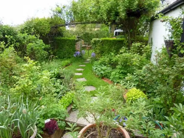 Сад в деревенском стиле