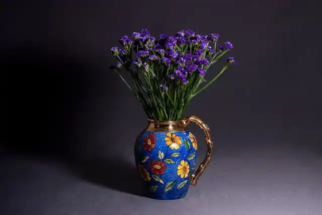 Статица легко сушится и сохраняет форму и цвет, поэтому отлично дополняет букеты