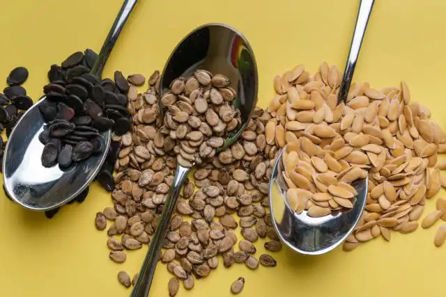 Чаще всего метод погружения семян в воду относительно показателен для таких семян как дыня, арбуз, огурец, тыква, перец и помидор