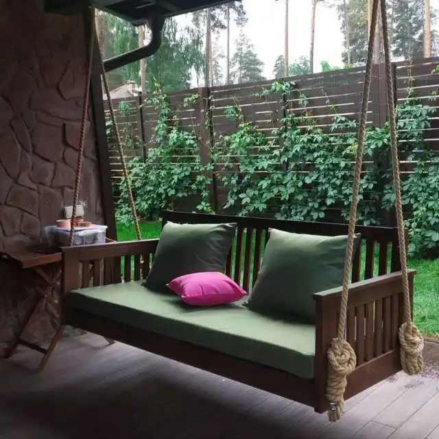 Качели в виде диванчика