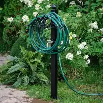 Садовый держатель для шланга с колонкой в виде сердца