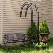 Композиция из скамейки, вазонов и арки для цветов