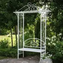 Белая беседка со скамьёй