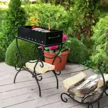 Металлический мангал и дровница