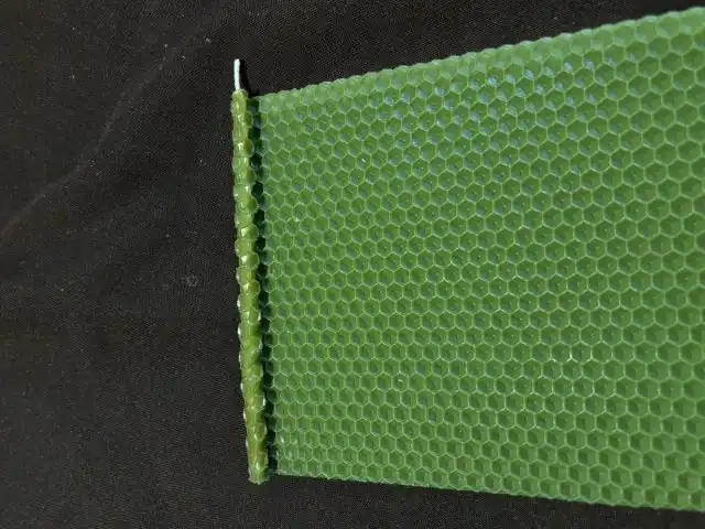 Прижимайте слои не слишком плотно друг к другу, но и чтобы воздуха внутри не оставалось.