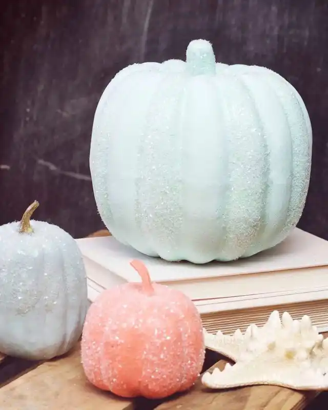 Гламурная, но неброская, тыква в глиттере