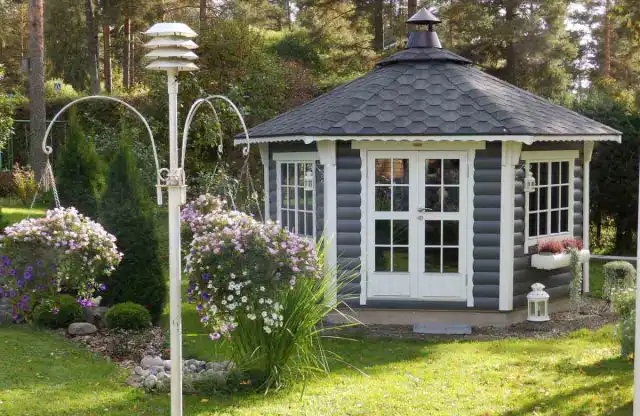 Прекрасным местом уединения станет и летний домик