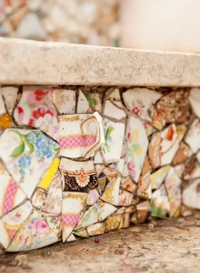 Панно из битой посуды