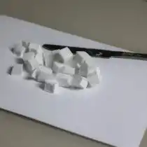 Нарезаем мыльную основу