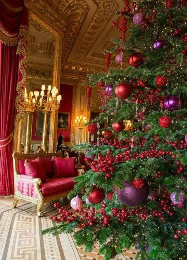 Ягодная ёлка