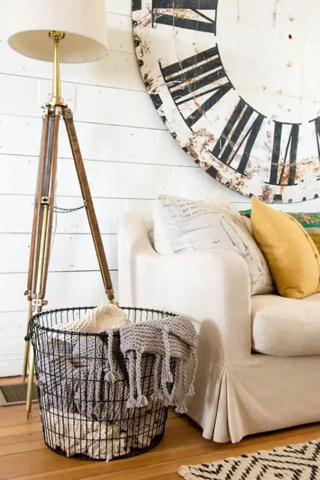 Корзина с пледами