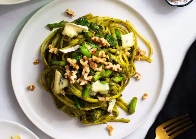 При правильном приготовлении брокколи рапини нежная, ароматная и достойная добавка к вашему меню.