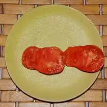 Томат «Абрикос» в разрезе