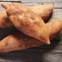 Корнеплоды якона богаты инулином, их можно жарить, варить, запекать и сушить