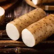 Под землей ямс производит огромные клубни, похожие на бататы