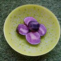 Фиолетовый картофель «Чудесник» в разрезе