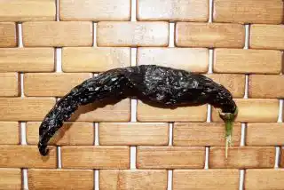 Высушенный перец «Пасилья Баджио» фактурой и цветом напоминает изюм