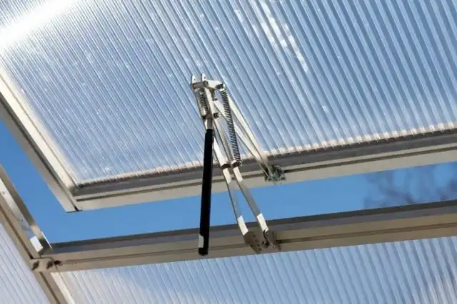 Окно для проветривания теплицы