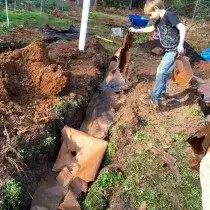 Подготовка траншеи для посадки малины