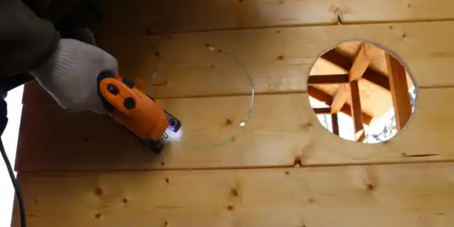 Если это невозможно или слишком дорого, необходимо соорудить хотя бы пассивную систему вентиляции, то есть отверстия для выхода воздуха из постройки и для поступления свежего.