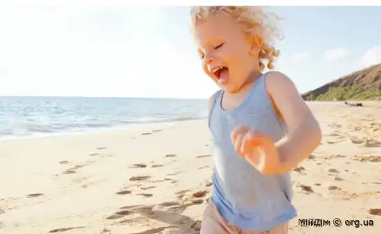 Якщо дитина з'їла пісок?